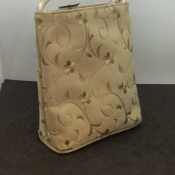 Jeanne Lottie - Picture 2 of 2